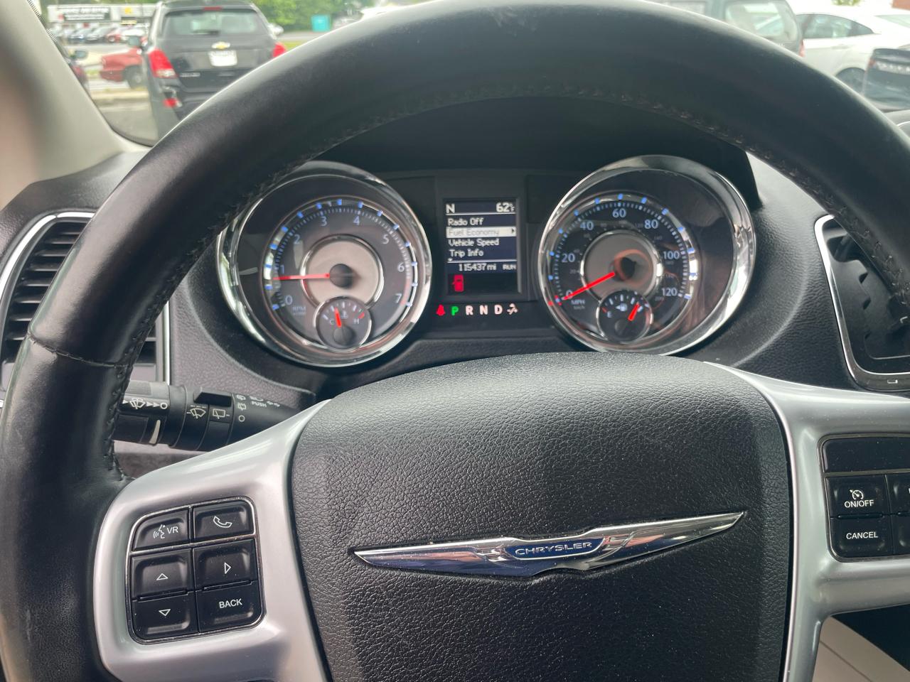 Chrysler Town & Country Touring-L 2013