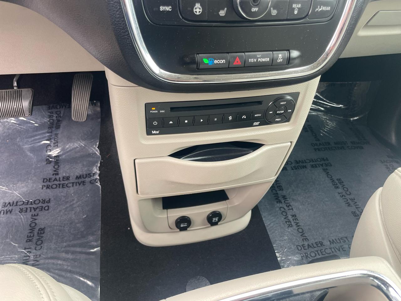 Chrysler Town & Country Touring-L 2013