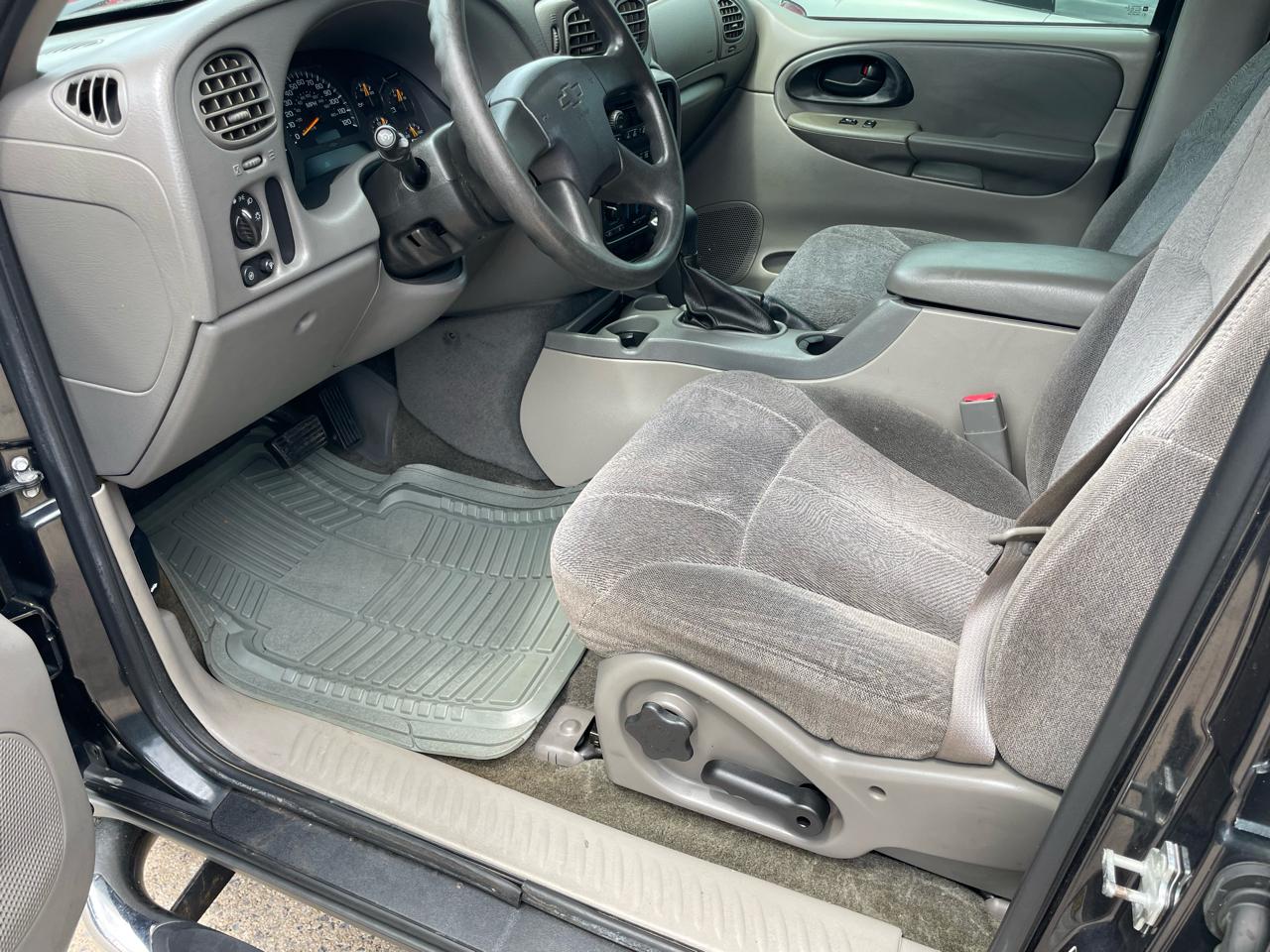 Chevrolet TrailBlazer LS 4WD 2004