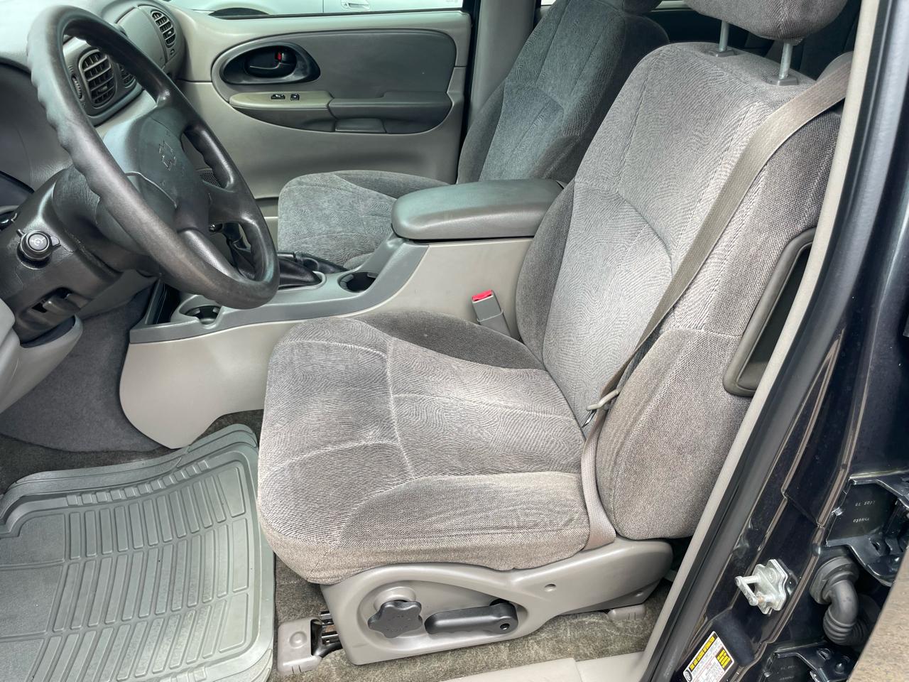 Chevrolet TrailBlazer LS 4WD 2004