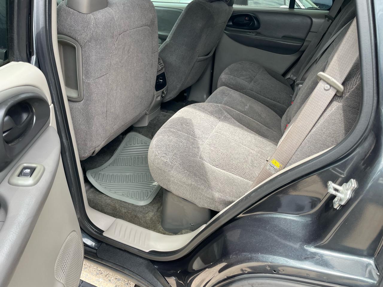 Chevrolet TrailBlazer LS 4WD 2004