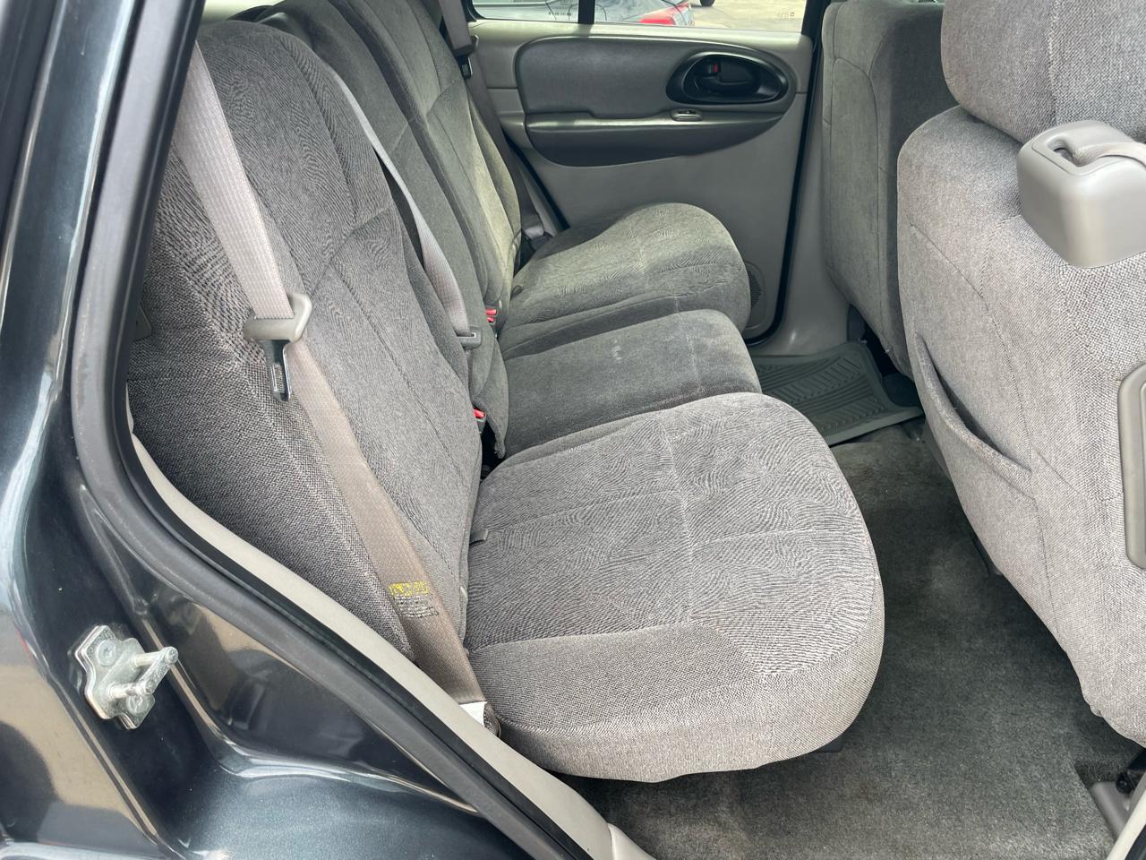 Chevrolet TrailBlazer LS 4WD 2004