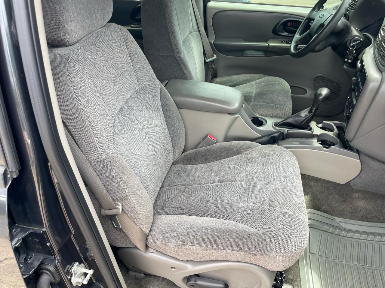 Chevrolet TrailBlazer LS 4WD 2004