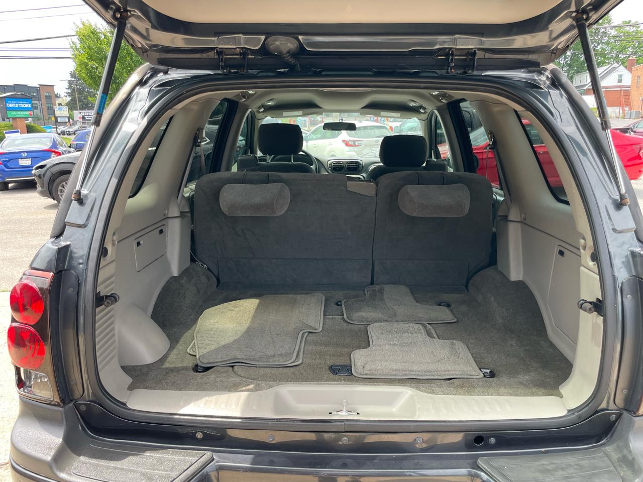 Chevrolet TrailBlazer LS 4WD 2004