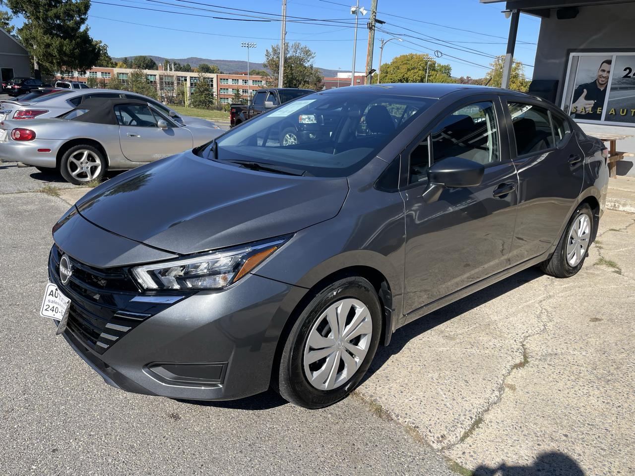 Nissan Versa S CVT 2025
