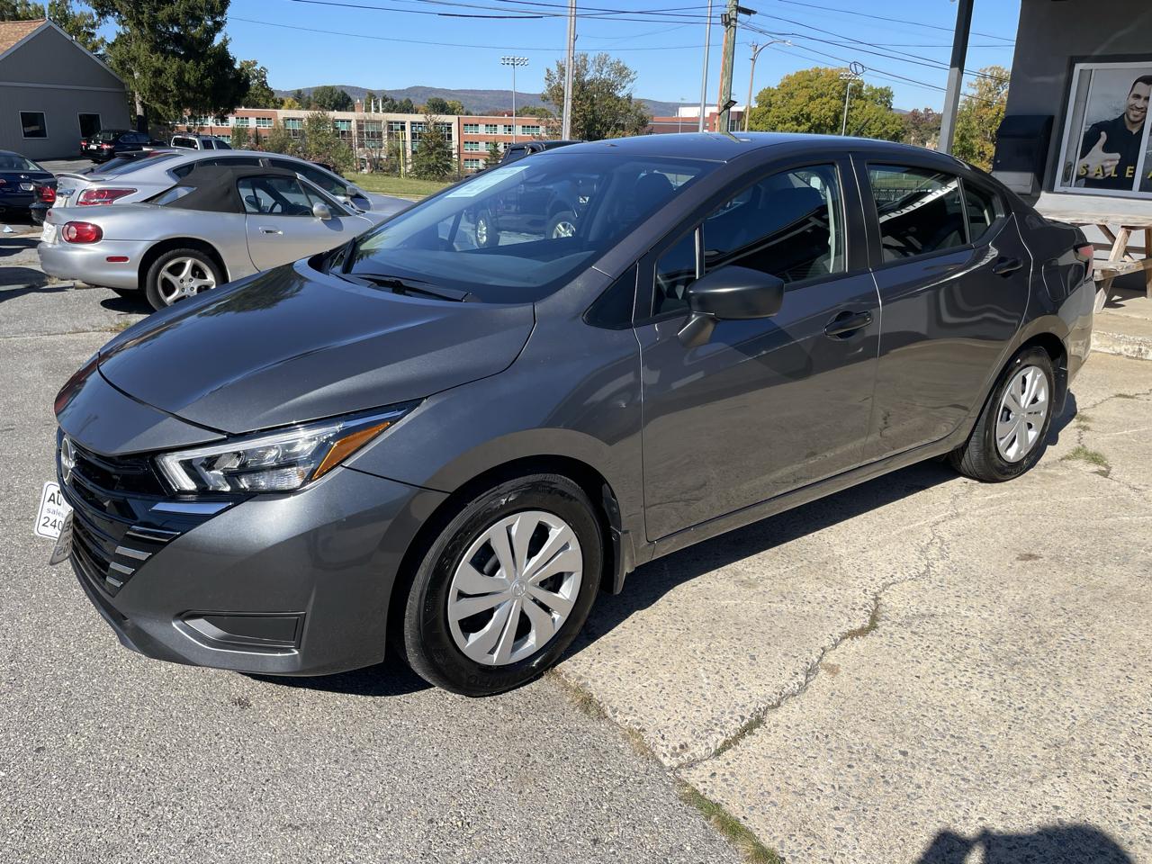 Nissan Versa S CVT 2025
