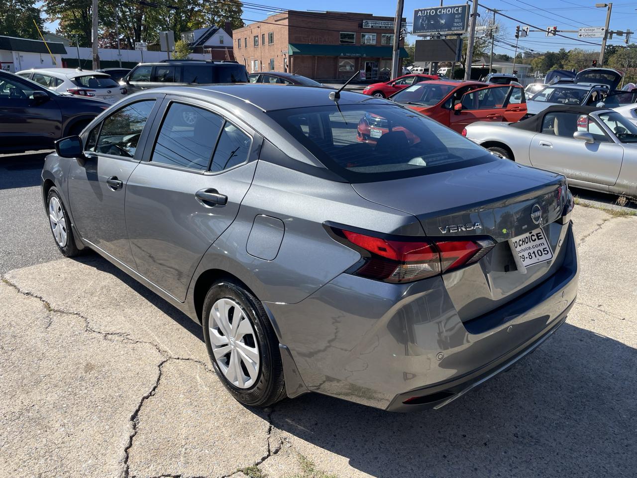 Nissan Versa S CVT 2025