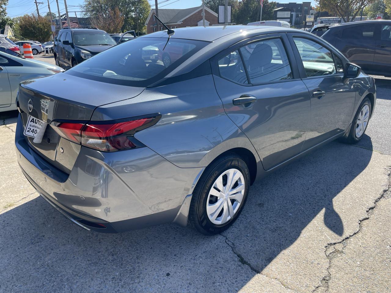 Nissan Versa S CVT 2025