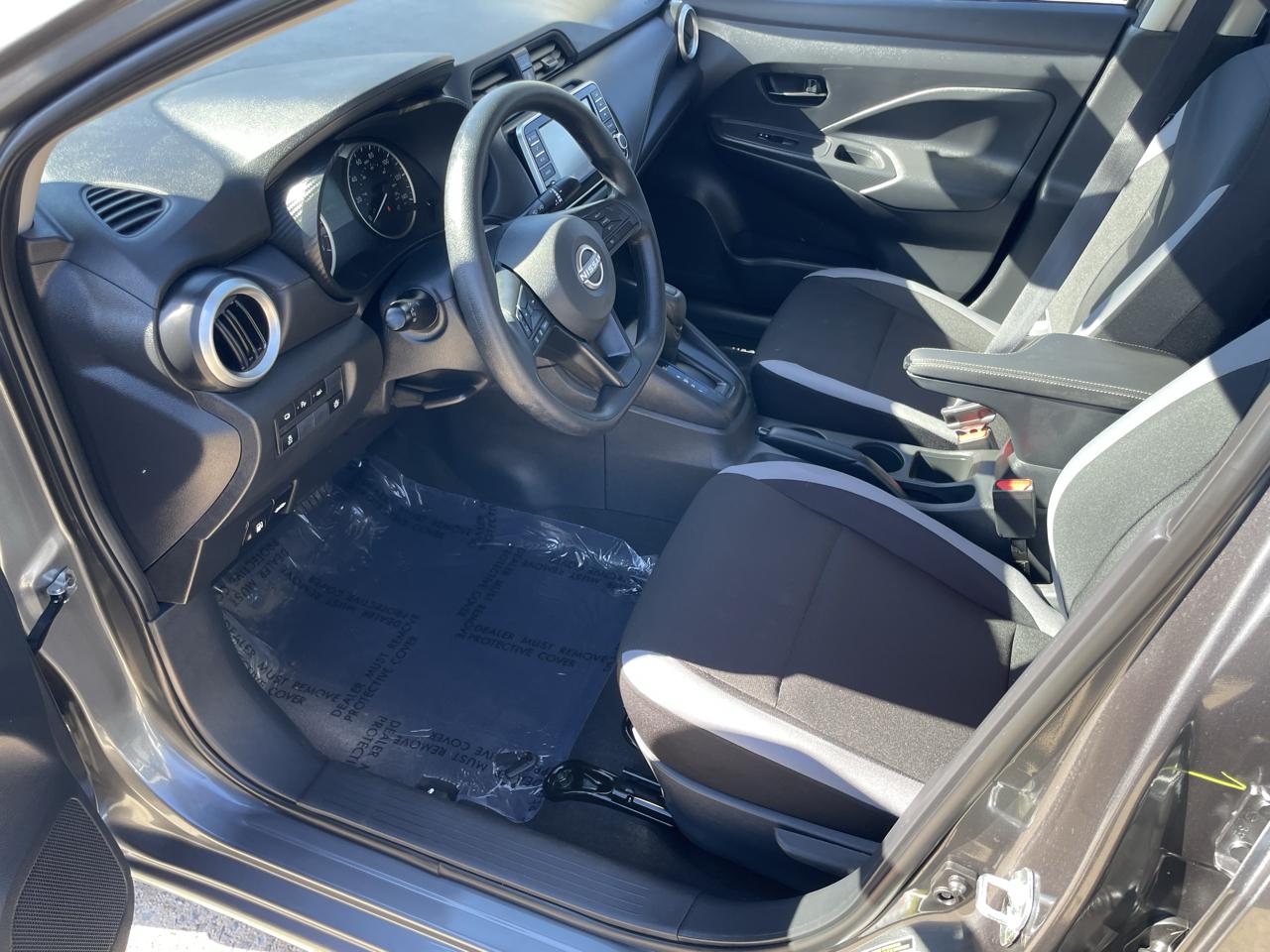 Nissan Versa S CVT 2025
