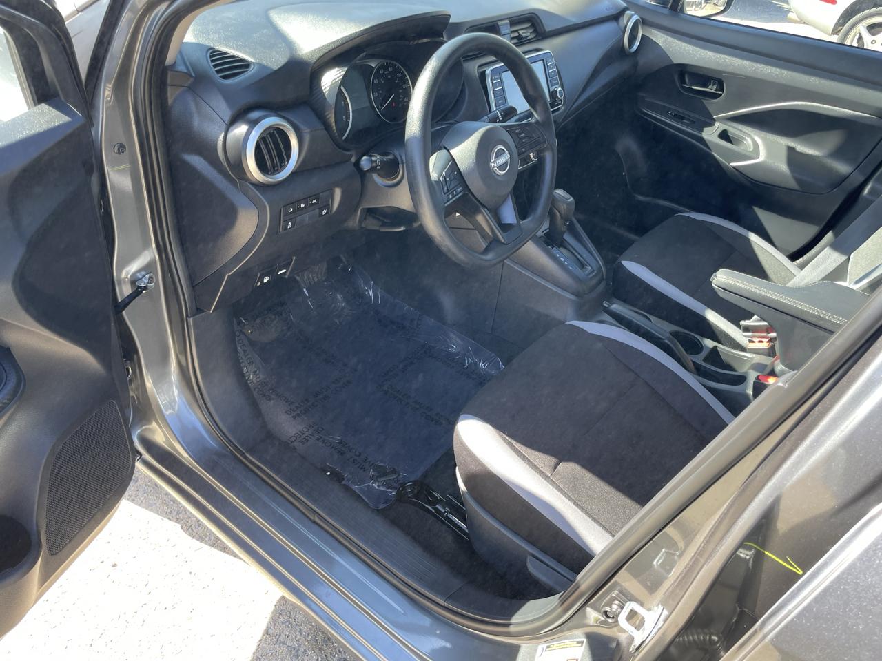 Nissan Versa S CVT 2025