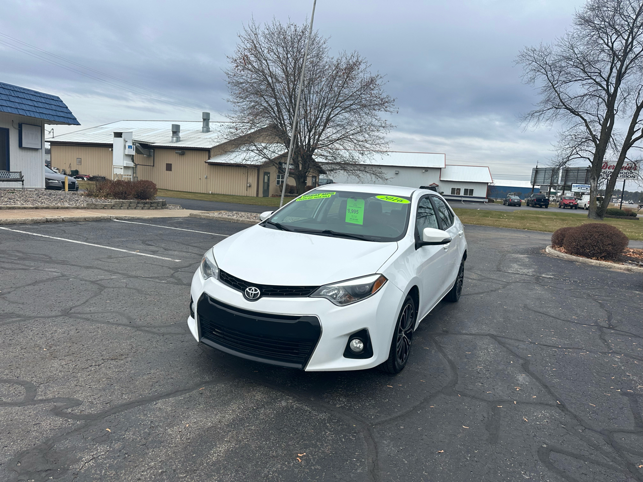 2016 Toyota Corolla S Premium photo 2