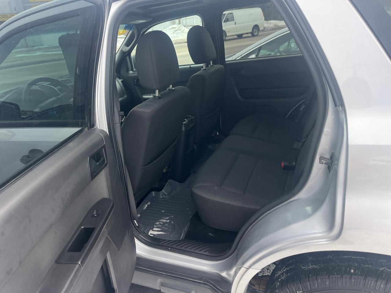 Ford Escape XLT 4WD 2012