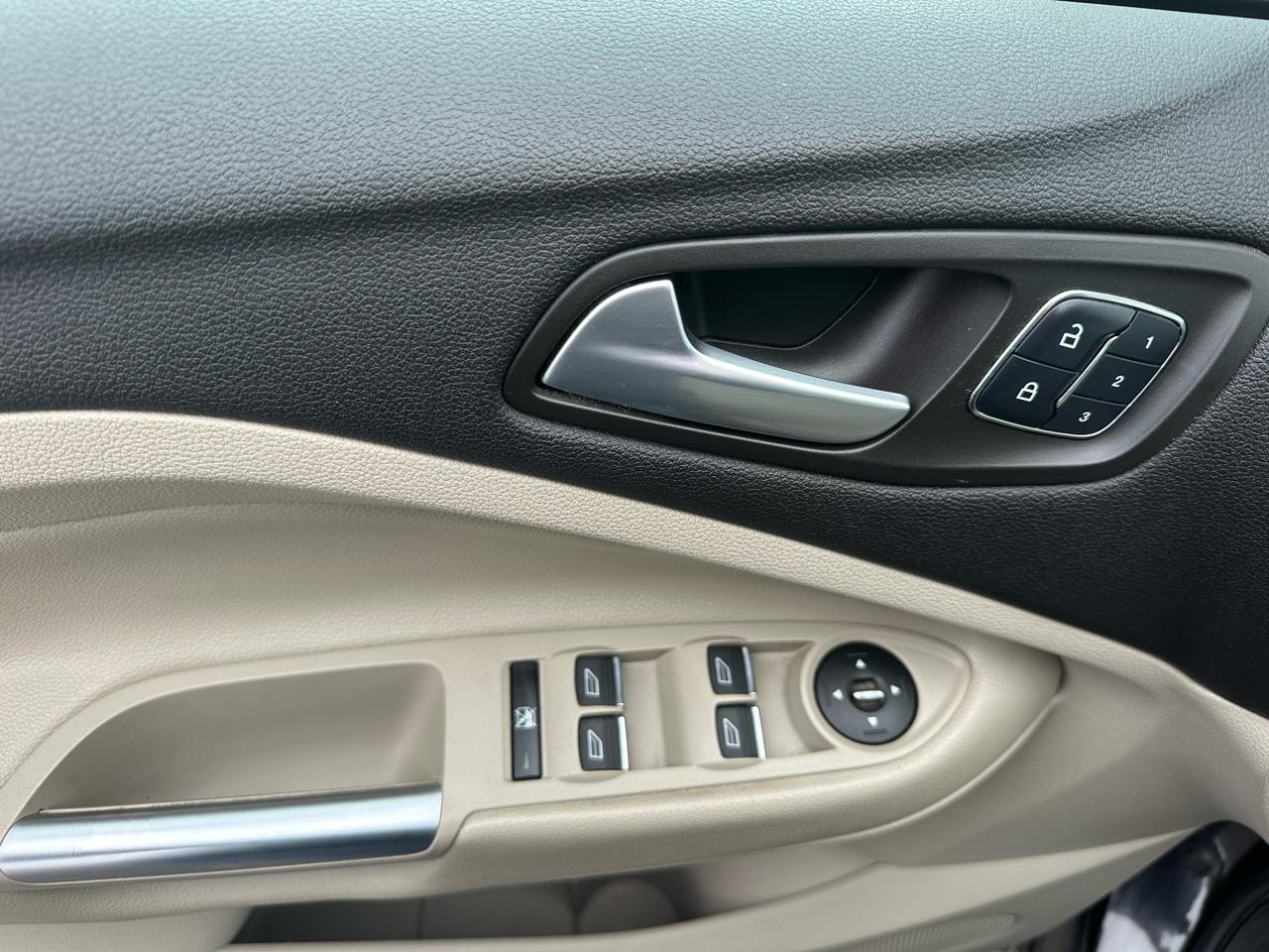 Ford Escape Titanium 4WD 2016