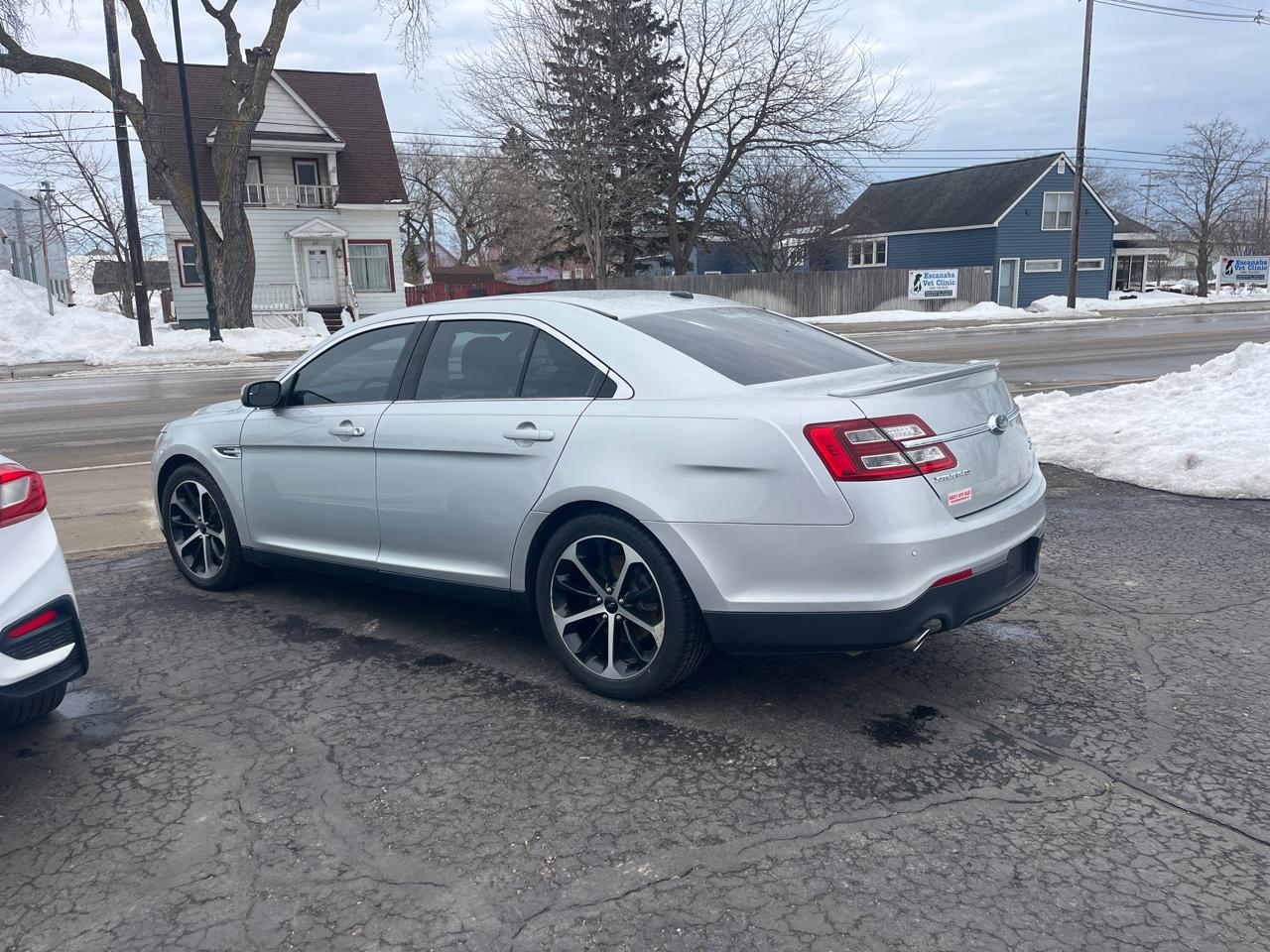 Ford Taurus SEL FWD 2016