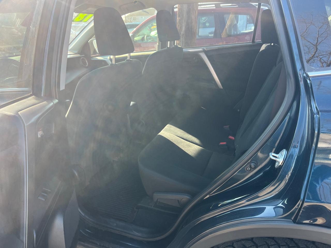 Toyota RAV4 LE AWD 2018