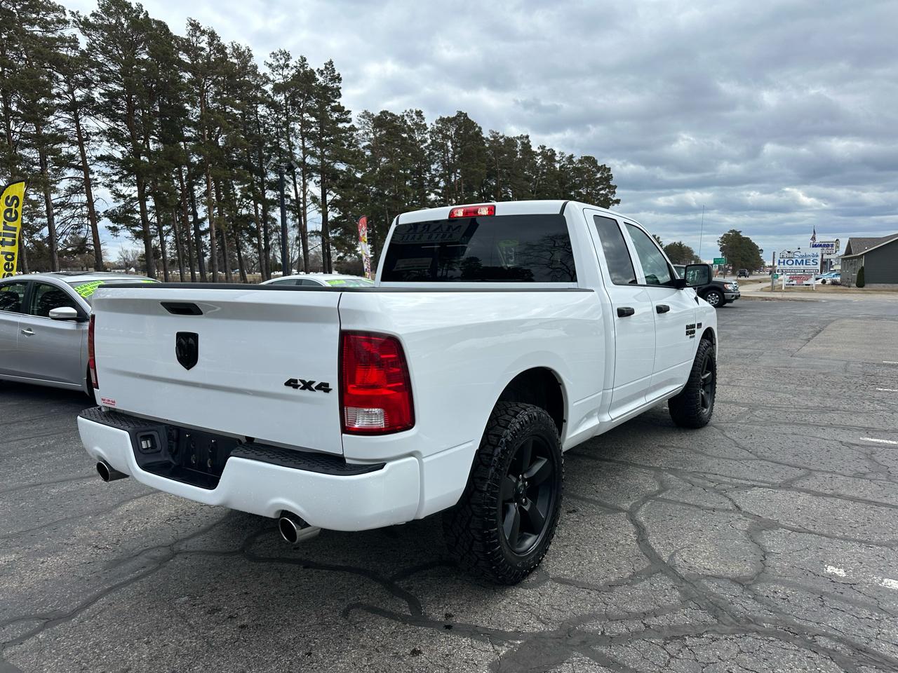 RAM 1500 Classic Tradesman Quad Cab 4WD 2019