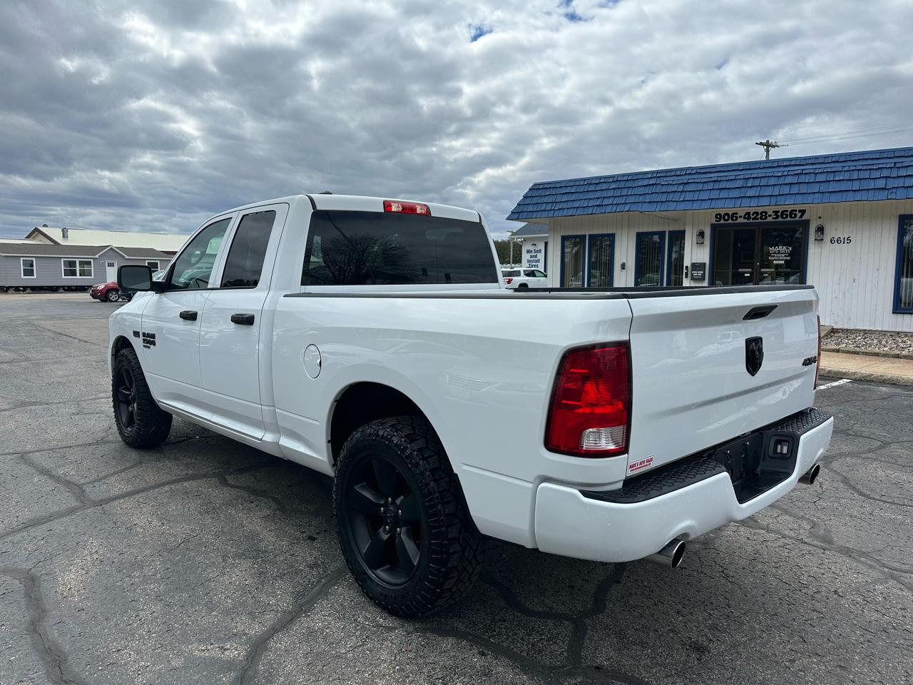 RAM 1500 Classic Tradesman Quad Cab 4WD 2019