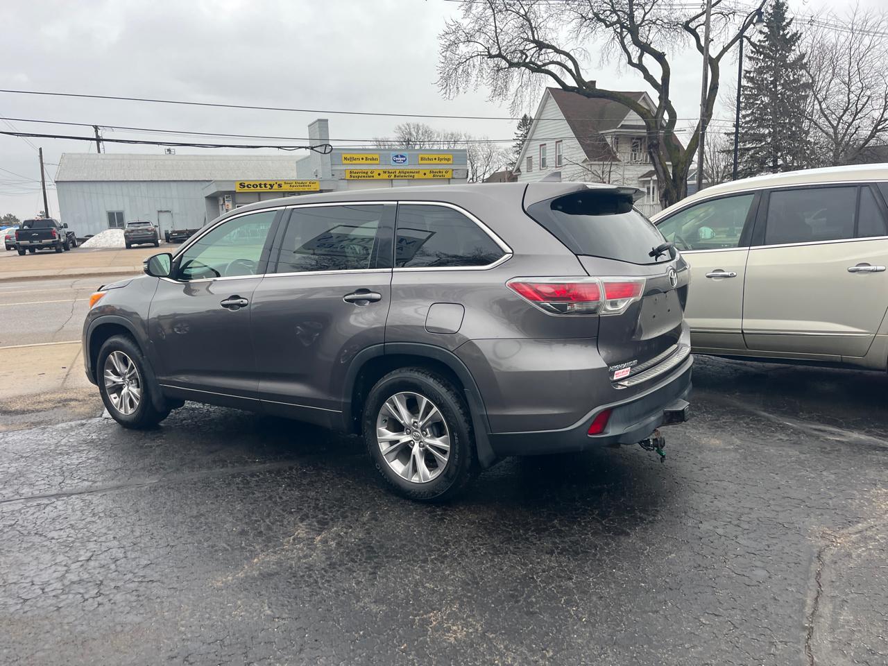 Toyota Highlander LE AWD V6 2015