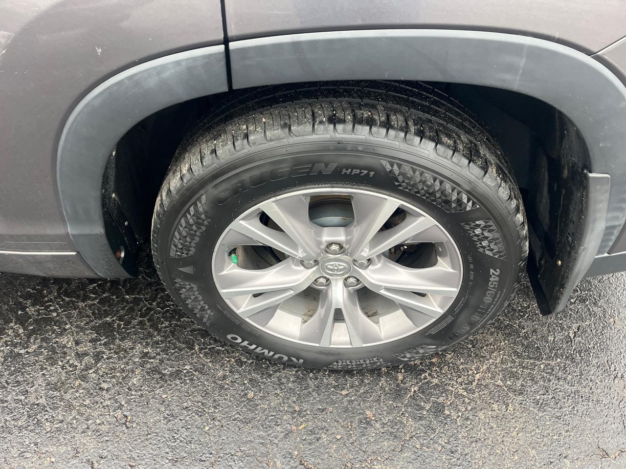 Toyota Highlander LE AWD V6 2015