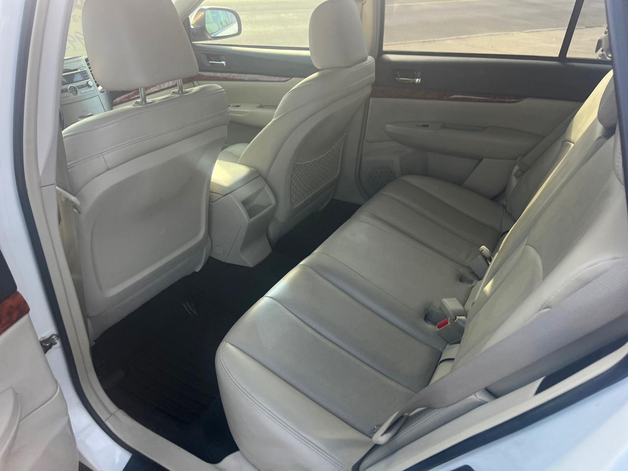 Subaru Outback 3.6R Limited 2011