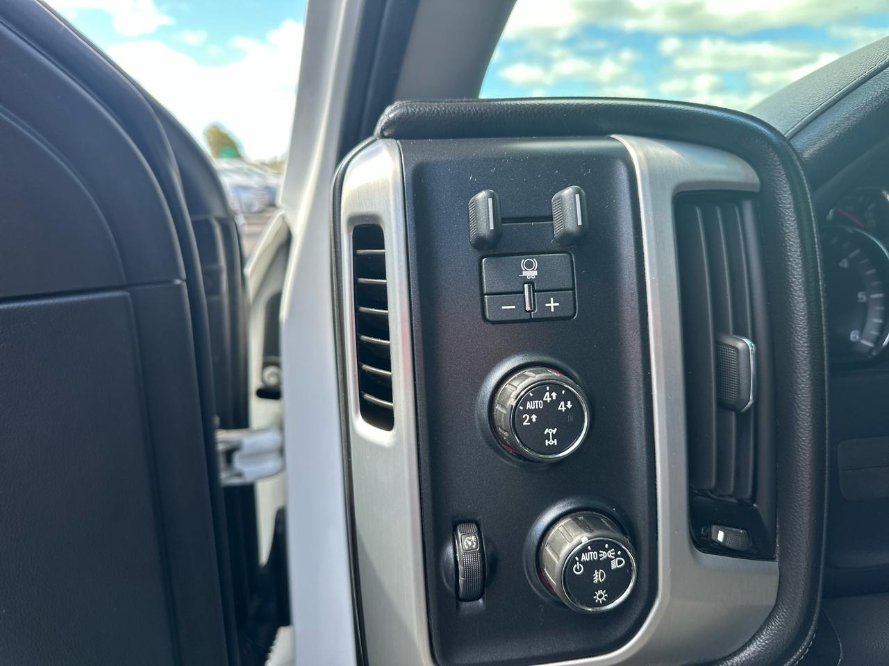 GMC Sierra 1500 SLE Crew Cab Long Box 4WD 2014