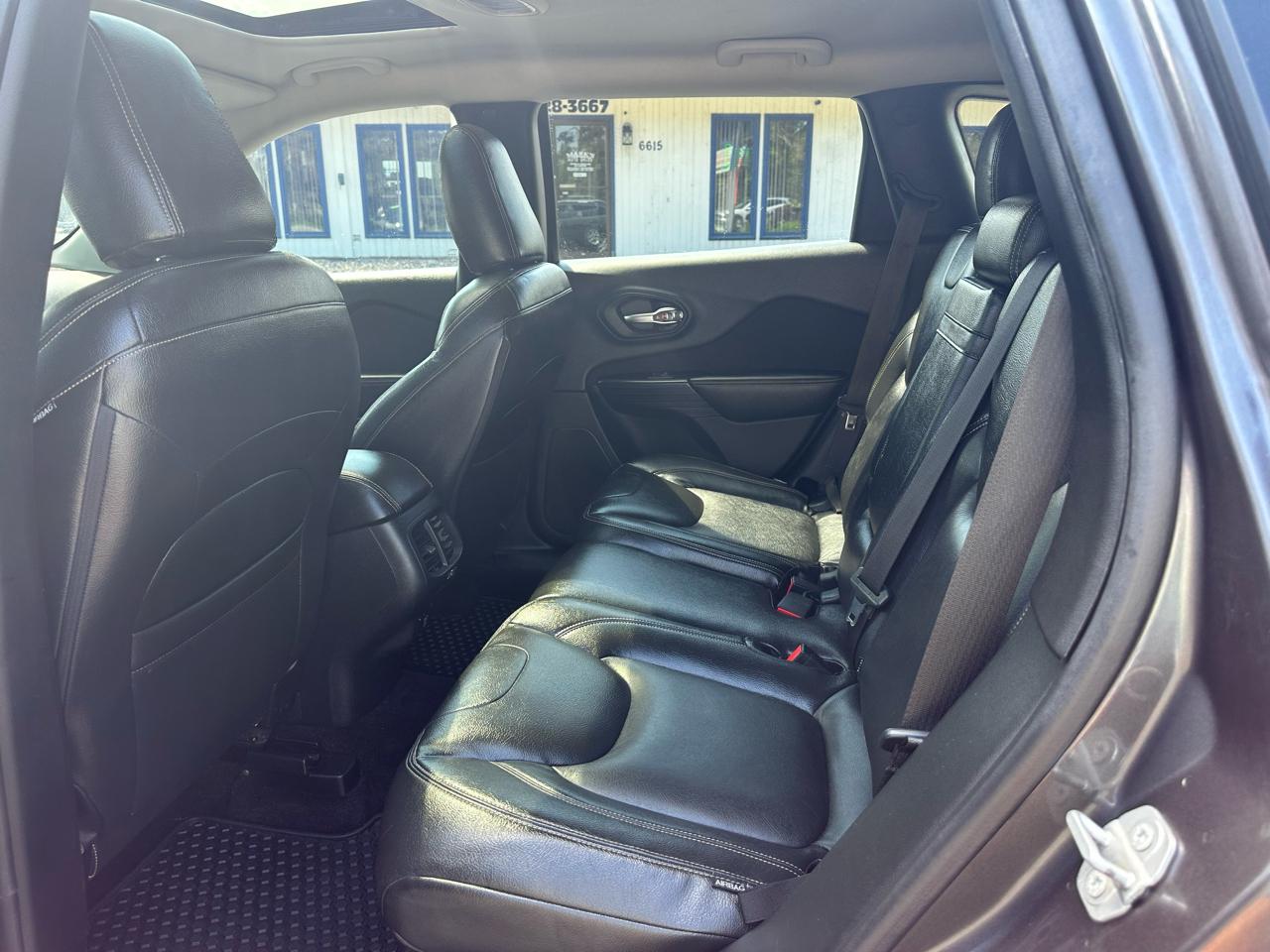 Jeep Cherokee Latitude FWD 2017