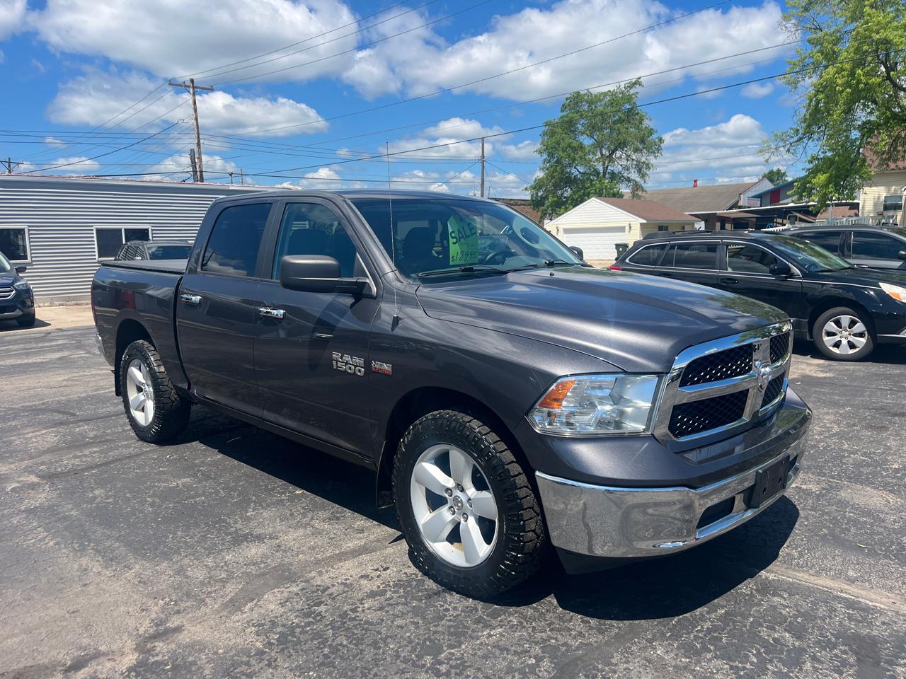 RAM 1500 SLT Crew Cab SWB 4WD 2017