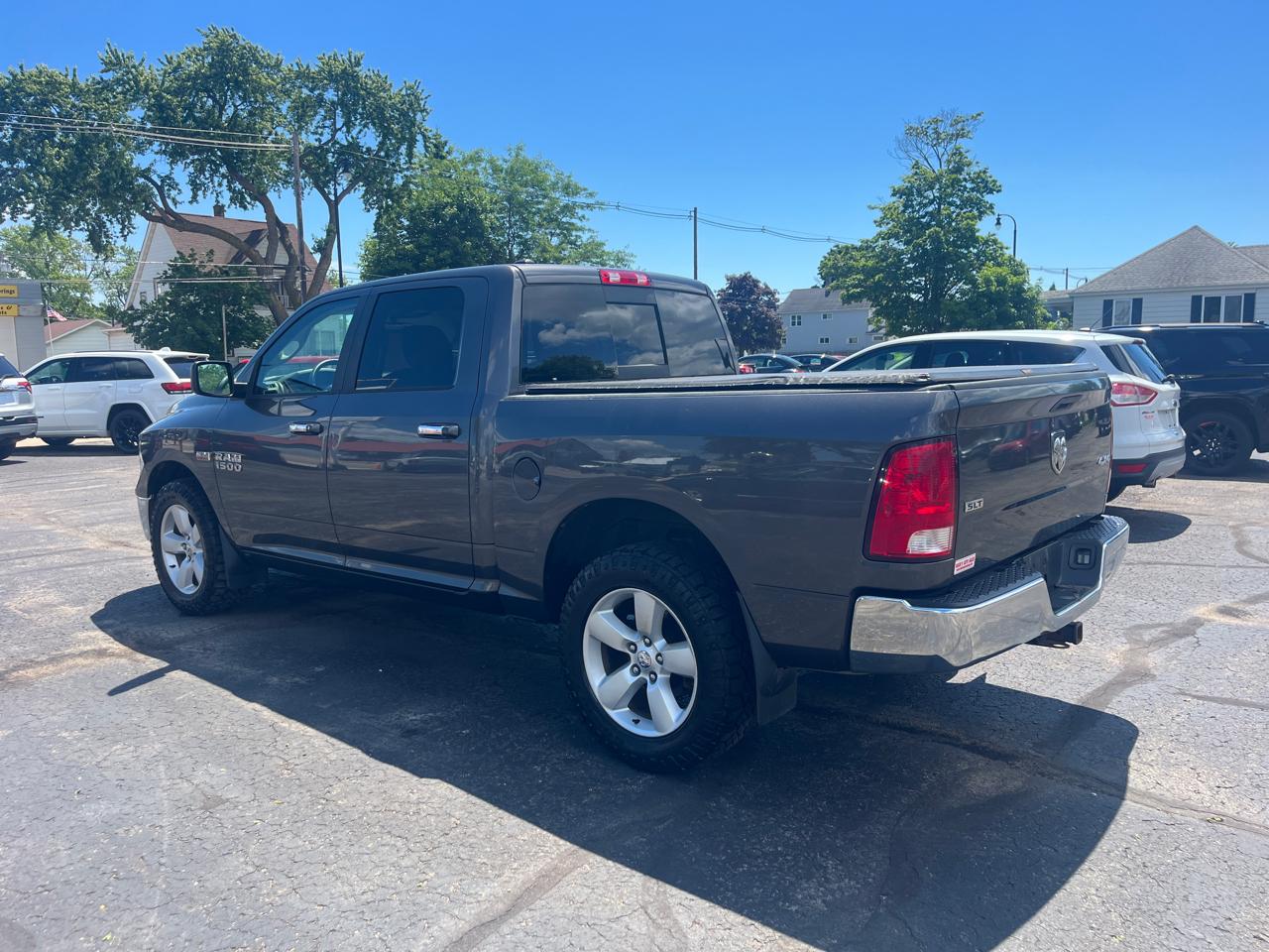 RAM 1500 SLT Crew Cab SWB 4WD 2017