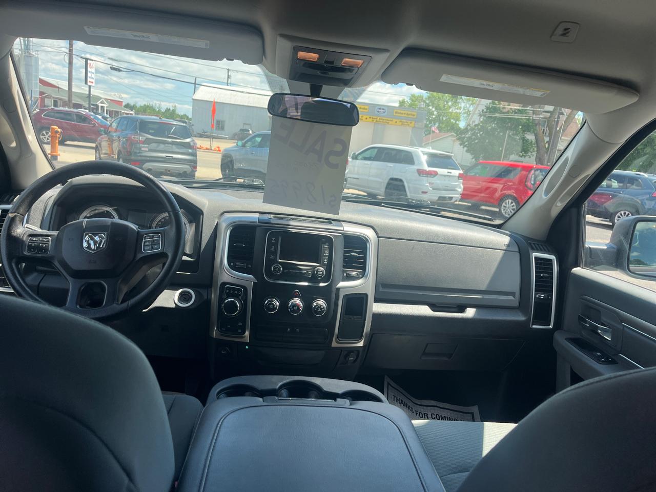 RAM 1500 SLT Crew Cab SWB 4WD 2017