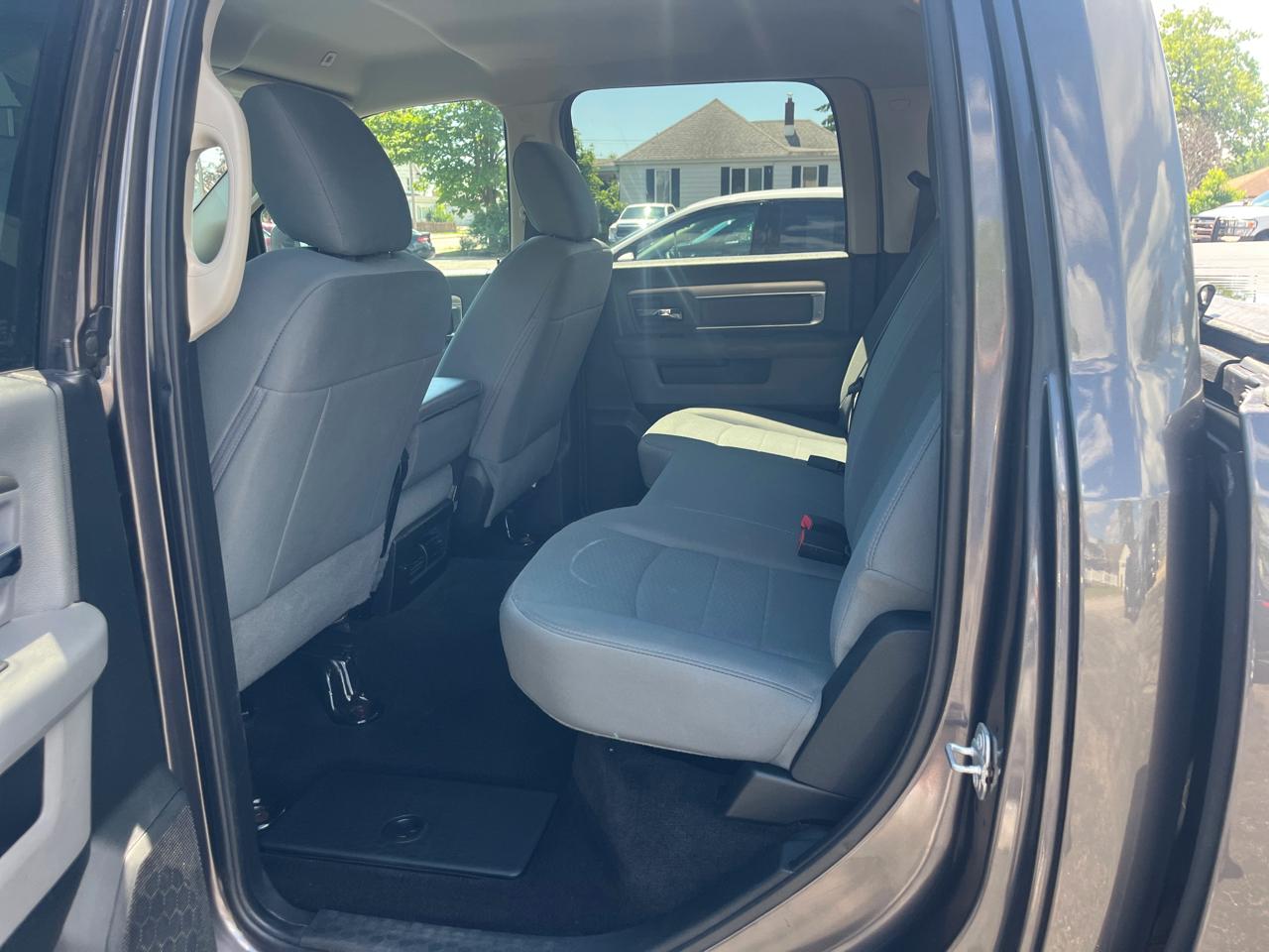 RAM 1500 SLT Crew Cab SWB 4WD 2017