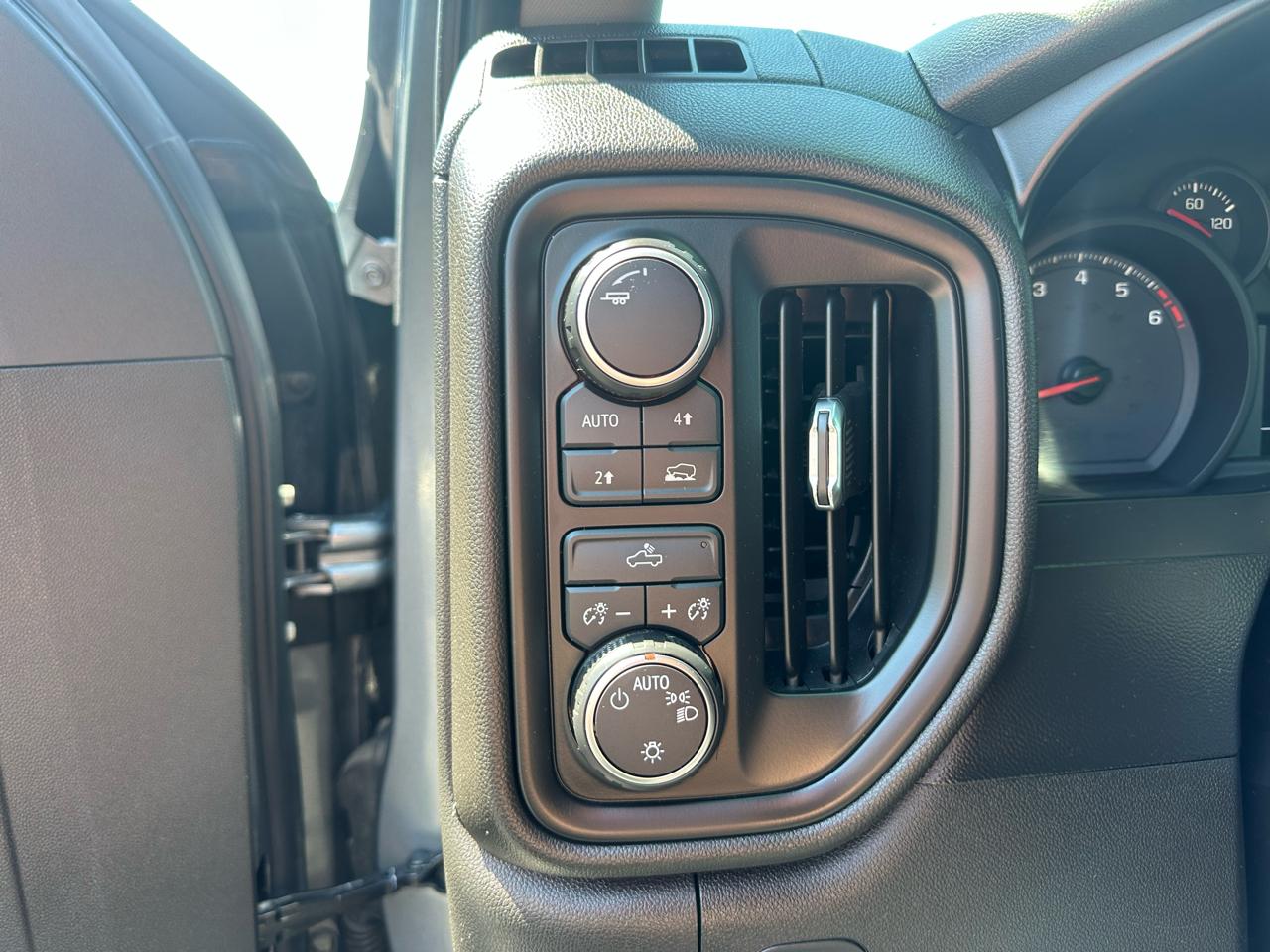 Chevrolet Silverado 1500 Custom Double Cab 4WD 2019