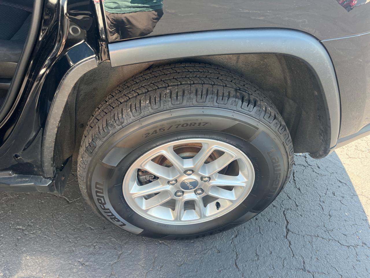 Jeep Grand Cherokee Laredo 4WD 2019