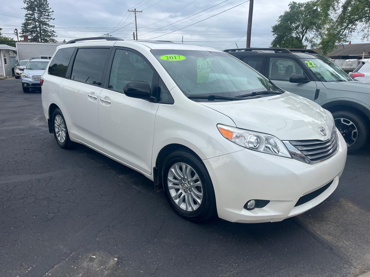 Toyota Sienna Limited Premium 7-Passenger 2017
