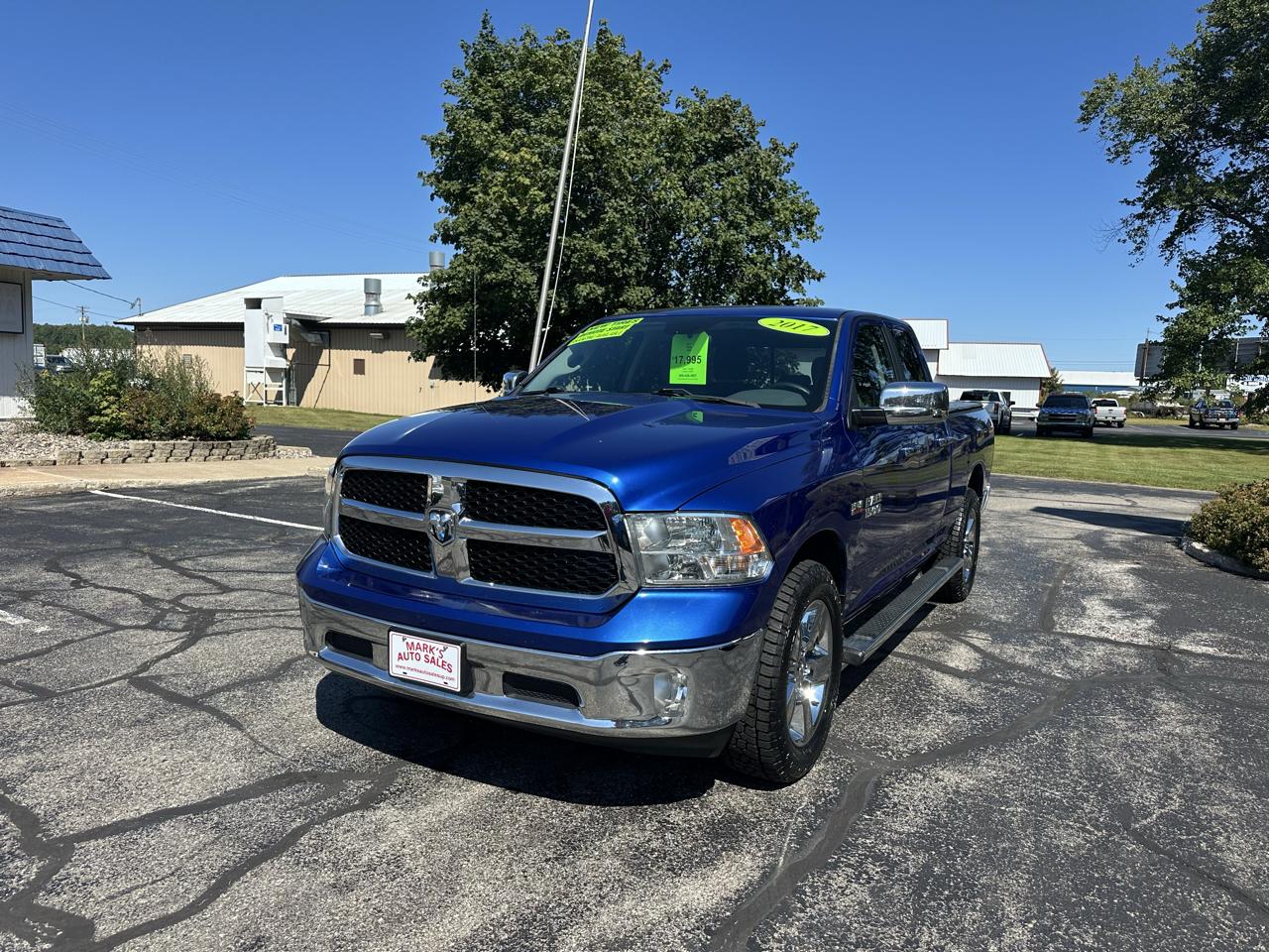 RAM 1500 SLT Quad Cab 4WD 2017