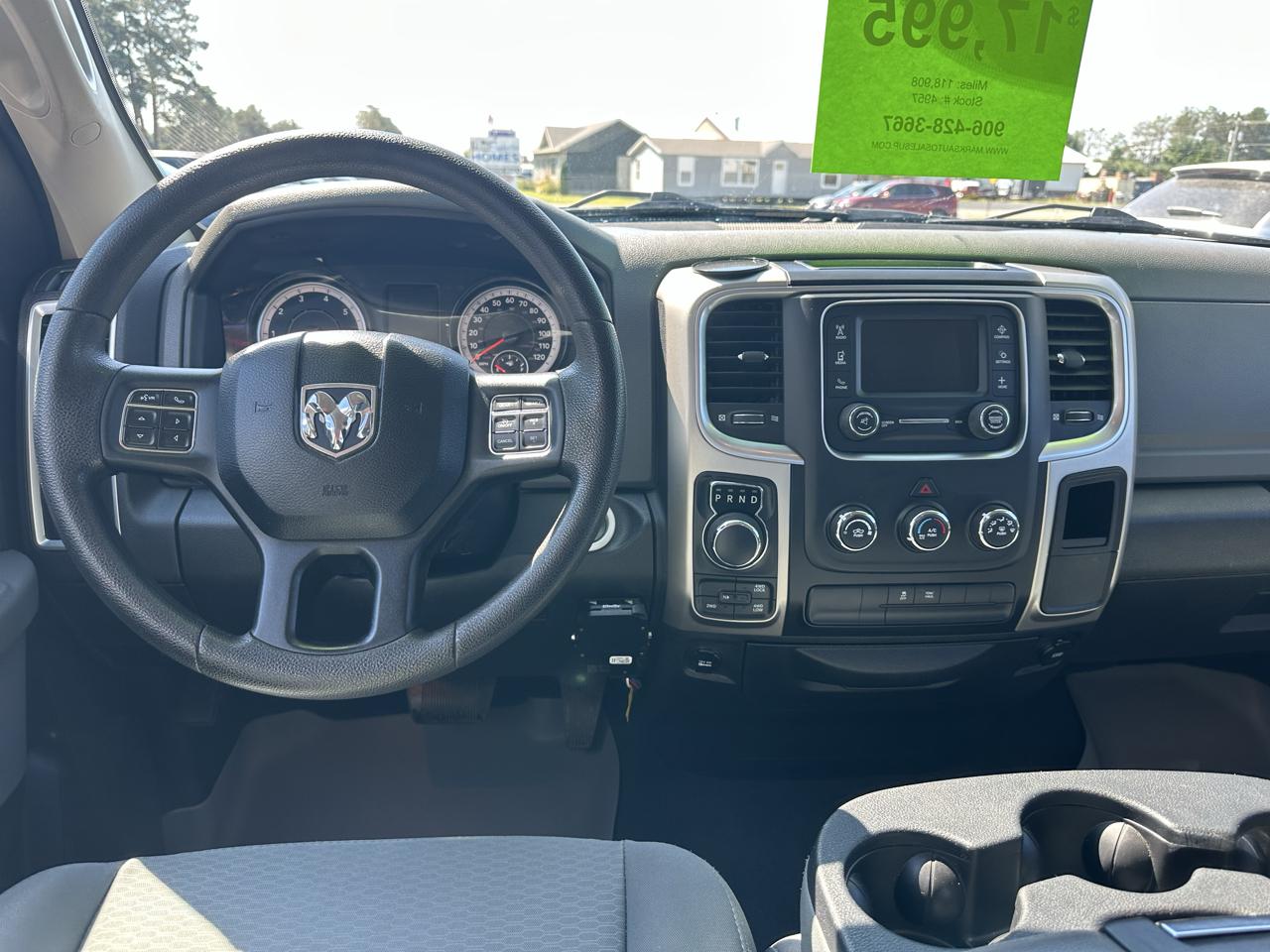 RAM 1500 SLT Quad Cab 4WD 2017