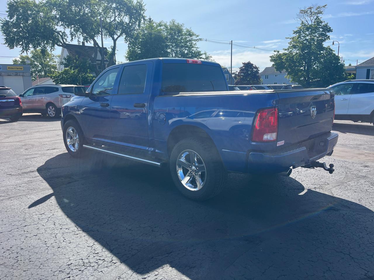 RAM 1500 Tradesman Crew Cab SWB 4WD 2017
