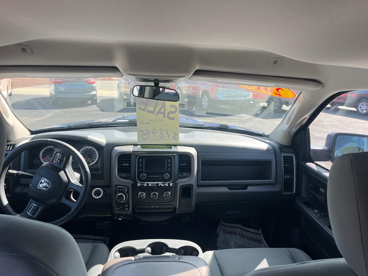 RAM 1500 Tradesman Crew Cab SWB 4WD 2017