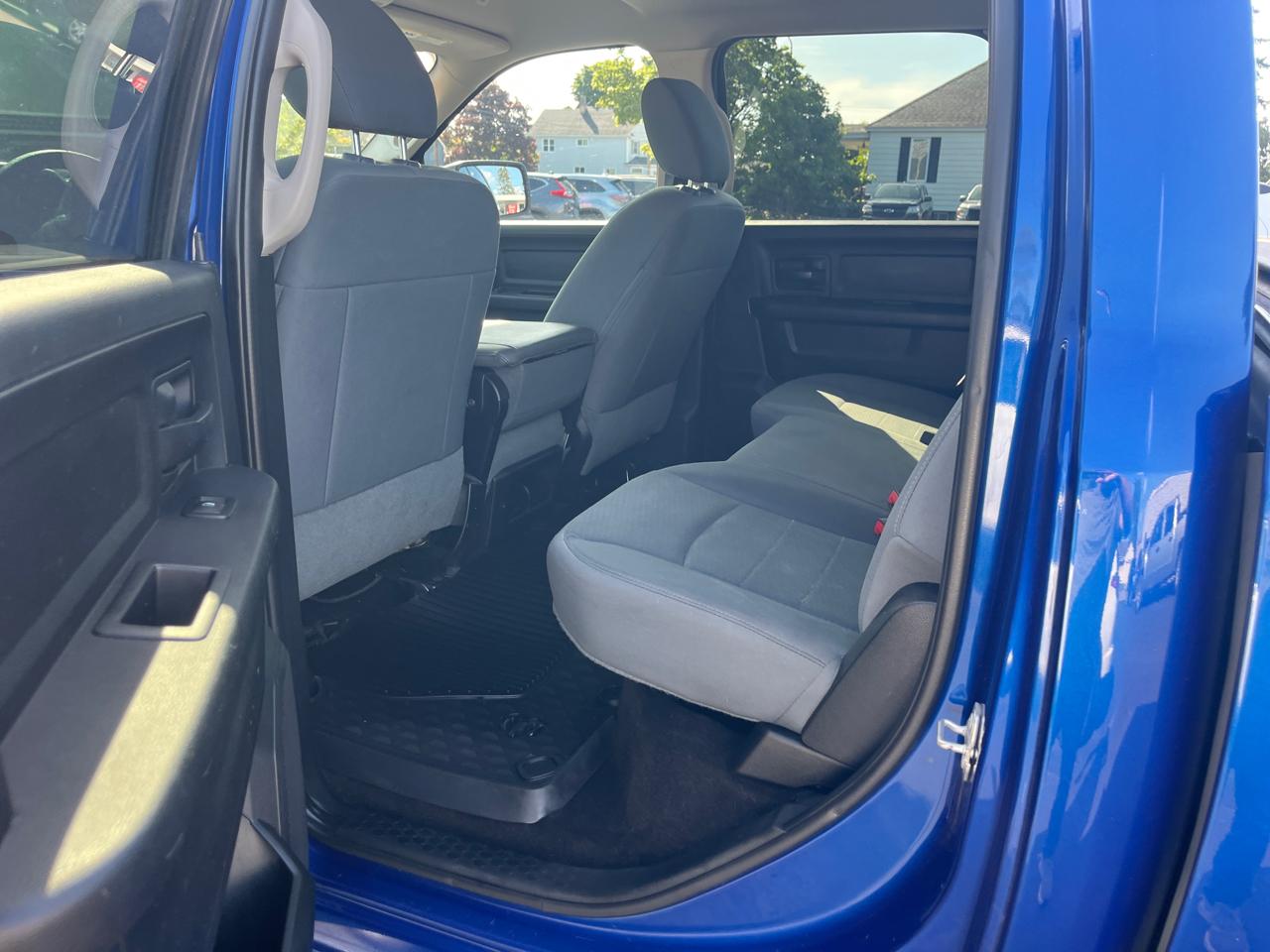 RAM 1500 Tradesman Crew Cab SWB 4WD 2017