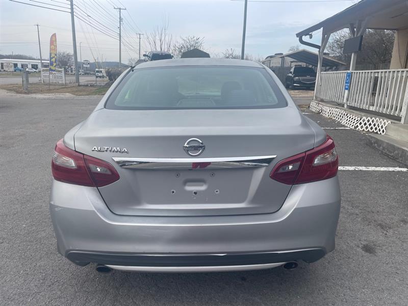 Nissan Altima  2018