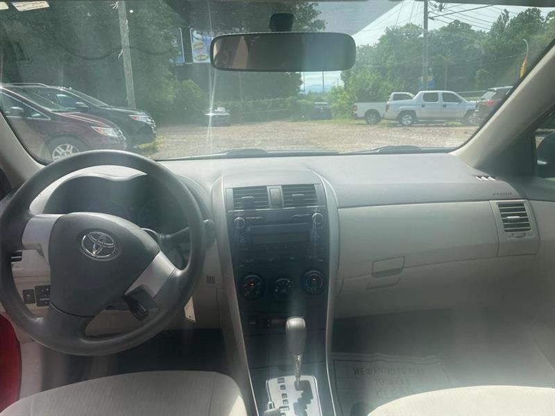 Toyota Corolla  2010