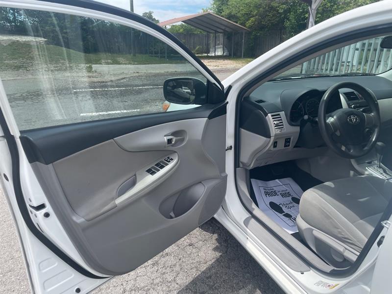 Toyota Corolla  2011
