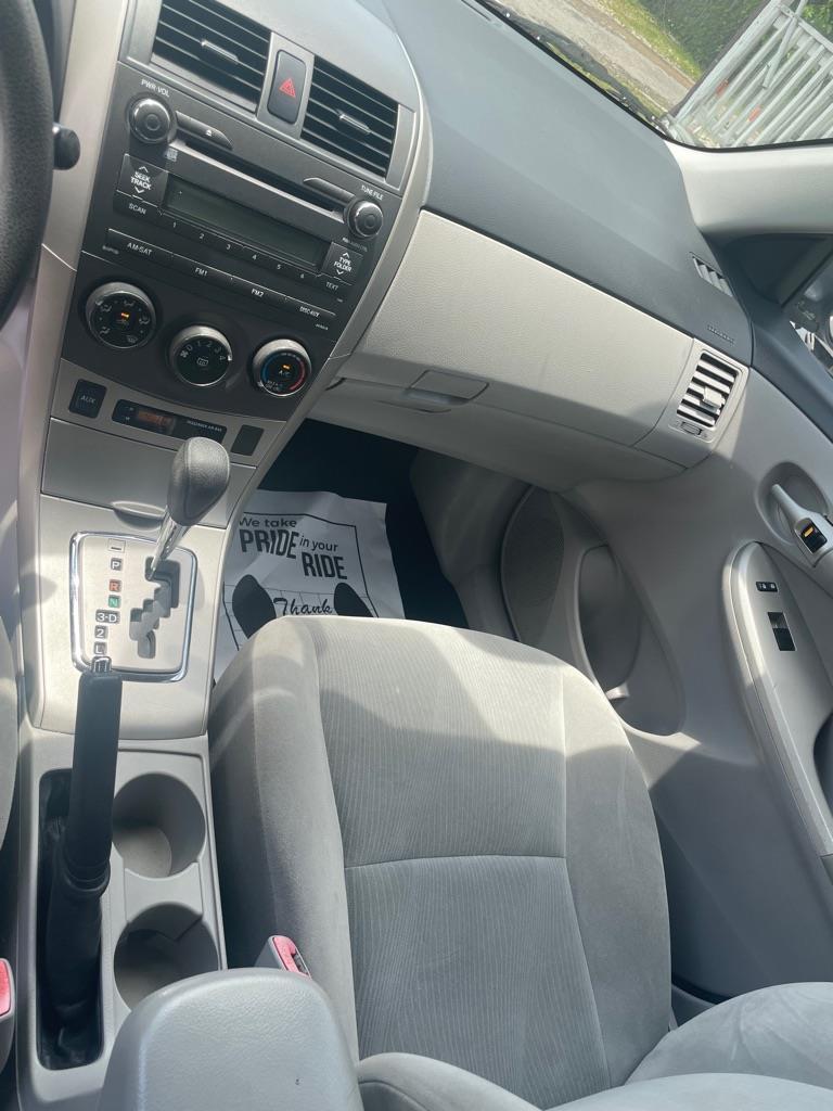 Toyota Corolla  2011