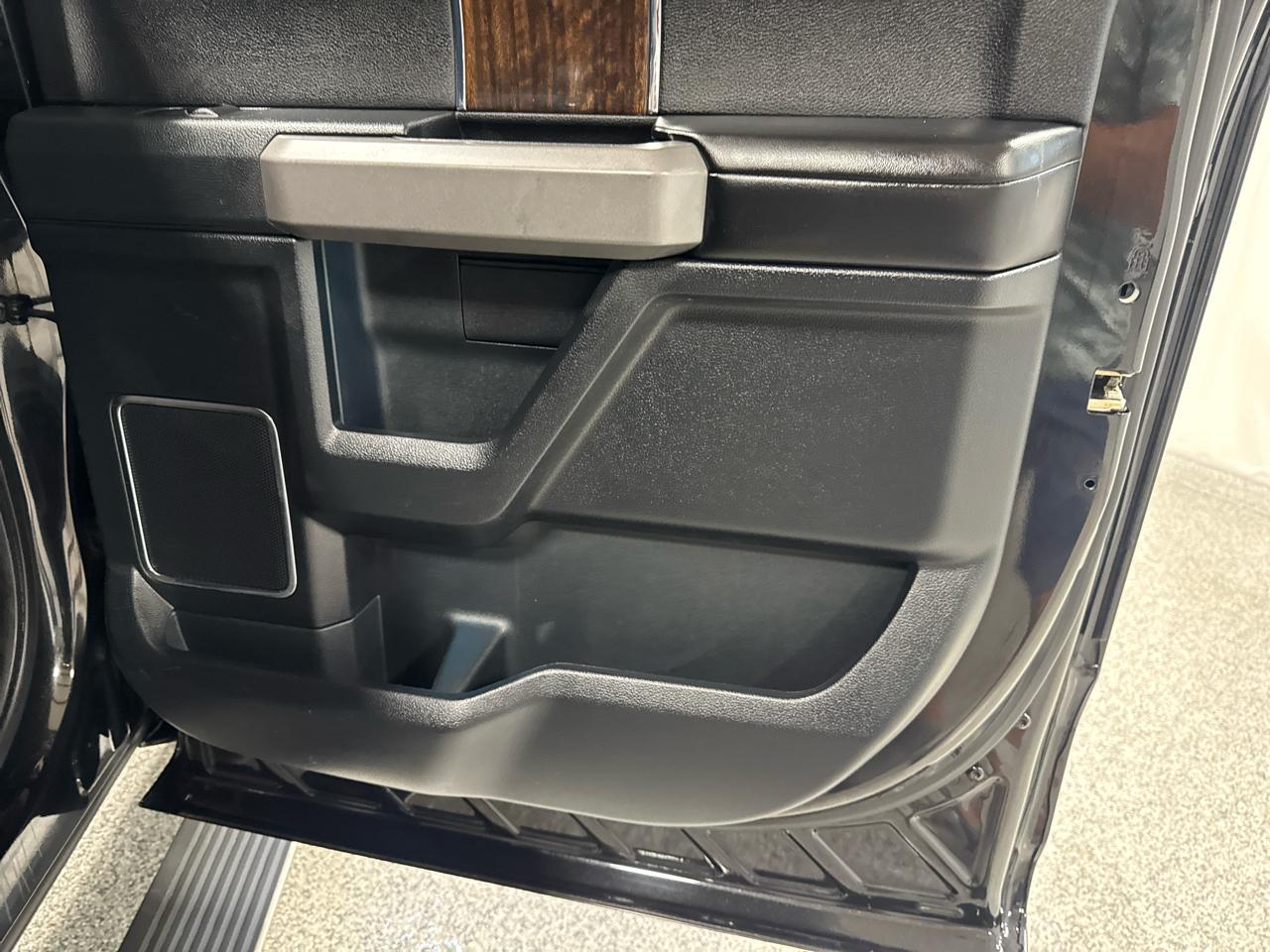Ford F-150 Platinum SuperCrew 5.5-ft. Bed 4WD 2015