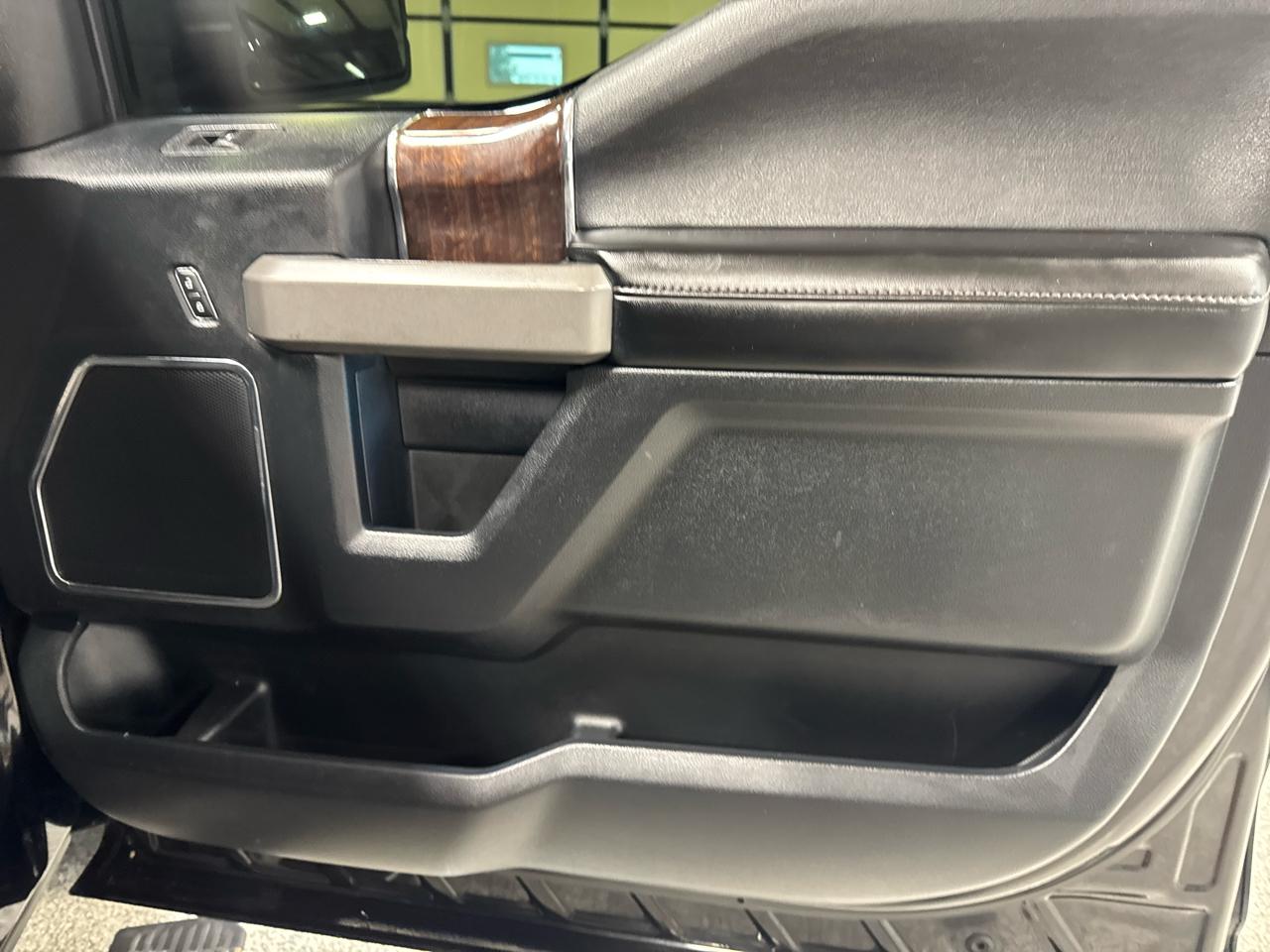 Ford F-150 Platinum SuperCrew 5.5-ft. Bed 4WD 2015