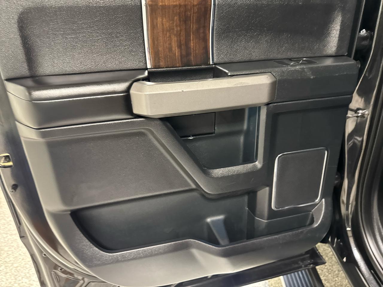 Ford F-150 Platinum SuperCrew 5.5-ft. Bed 4WD 2015