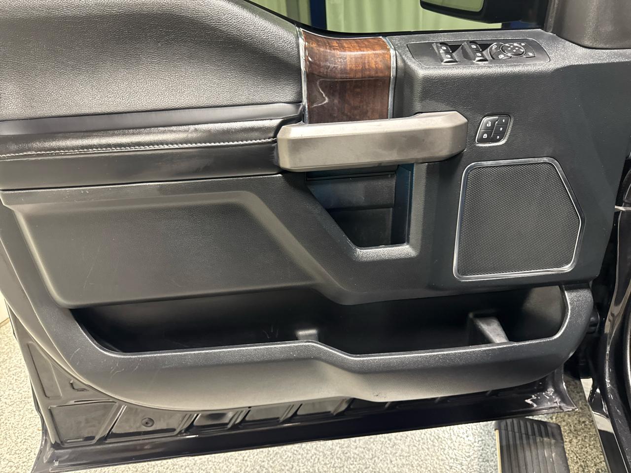 Ford F-150 Platinum SuperCrew 5.5-ft. Bed 4WD 2015