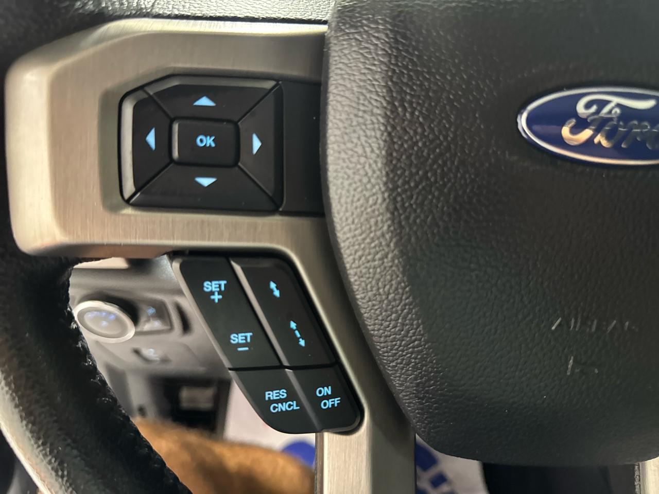 Ford F-150 Platinum SuperCrew 5.5-ft. Bed 4WD 2015