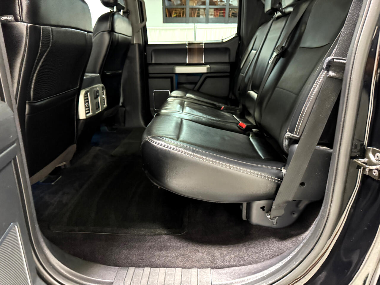 2016 Ford F-150 Lariat photo 11