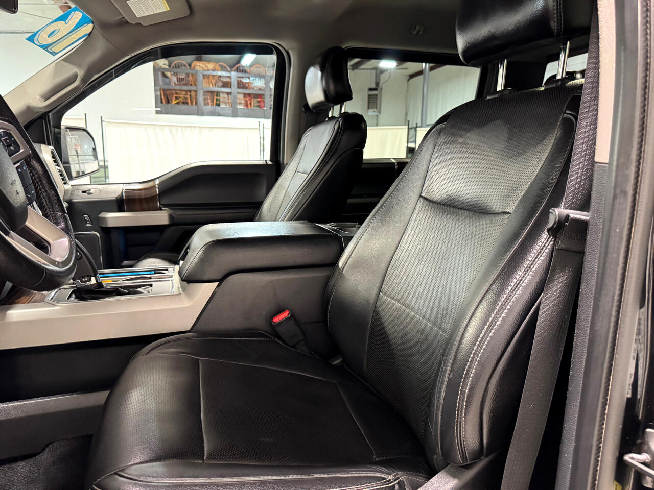 2016 Ford F-150 Lariat photo 14