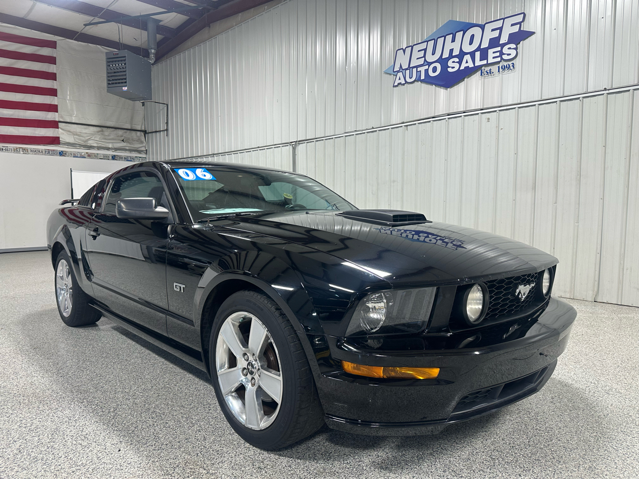 2006 Ford Mustang GT Deluxe photo 3